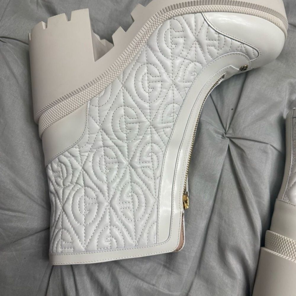 Gucci Women’s White Quilted Leather Zip Boots – Size 10 – Brand New With Box - Picture 6 of 12